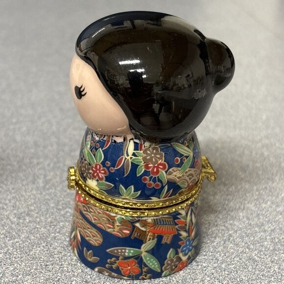 Vintage Trinket Box Asian Girls Japanese Doll Porcelain Hinged Kimono Design - Picture 8 of 9